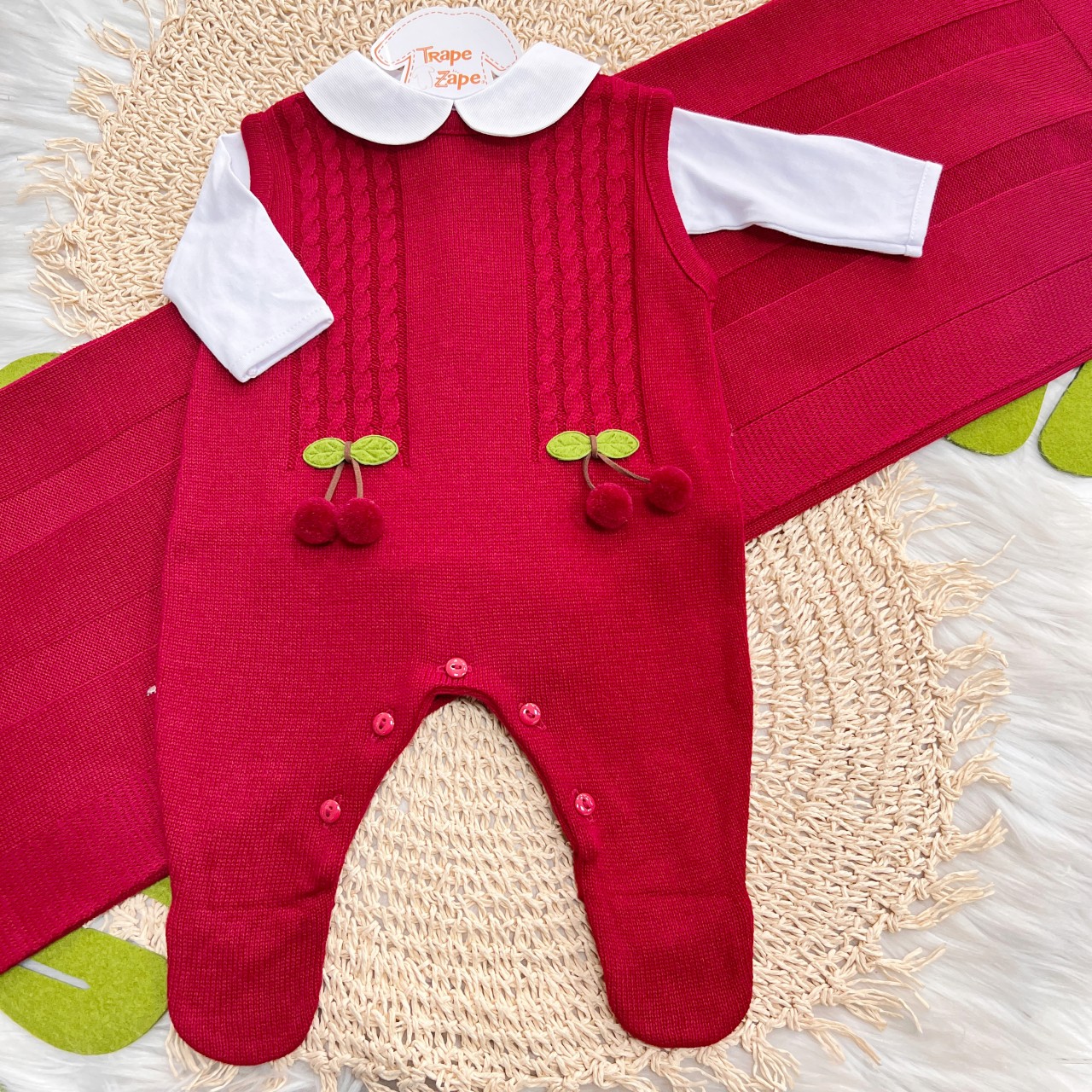 Saída de Maternidade Cerejinha Salopete - Branco e Vermelho